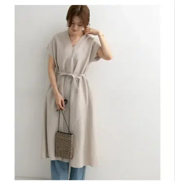 어반 리서치 도어스 린넨 V넥 원피스
