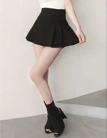 아름다운 실루엣 미니 스커트