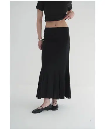 CLANE PLEATS MERMAID SKIRT