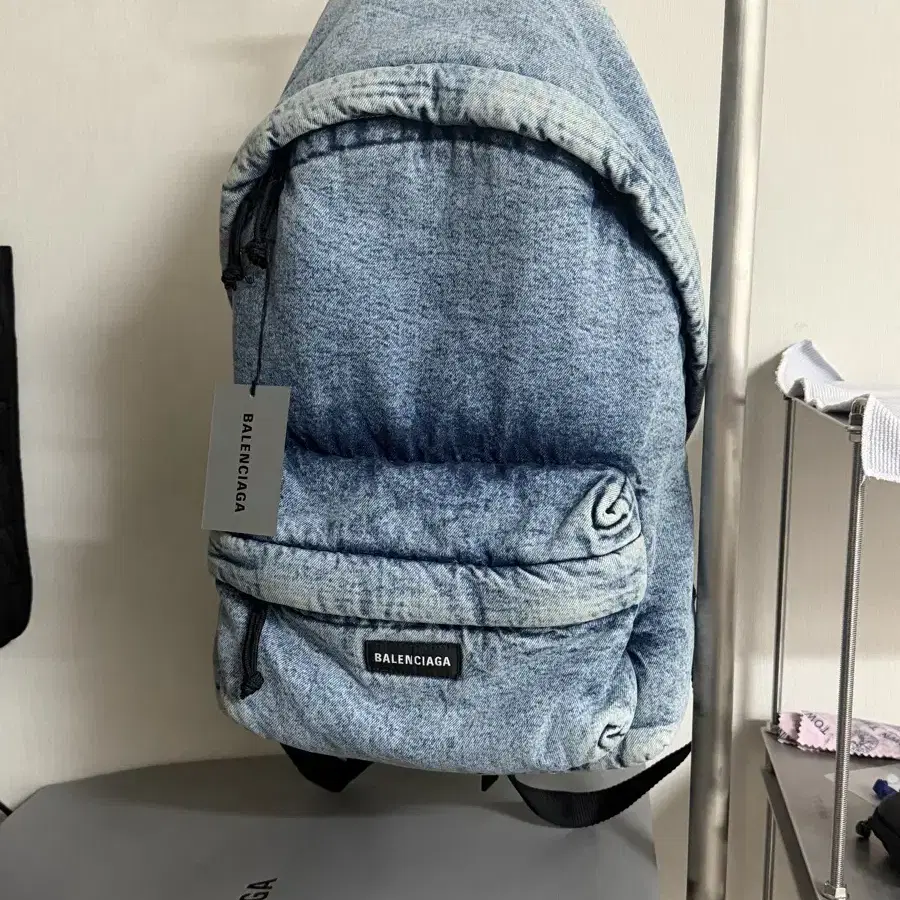 HUGYOURSKIN】Stardust Denim Backpack in Black Denim hug your