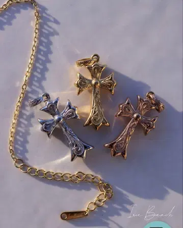 IRIEBEACH cross necklace