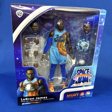 MAFEX 197 레브론 제임스 SPACE JAM