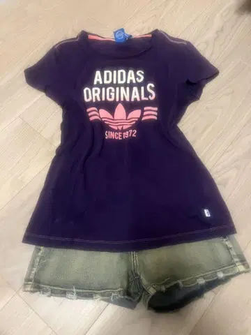 adidas 헤이세이 갸루 피치T 그런지 y2k 해외 00s