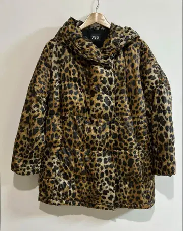 자라 ZARA 넉넉한 리브 소매 후드 레오파드 점퍼