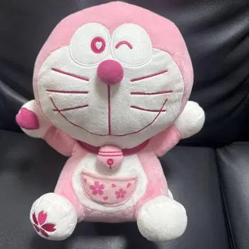 50주년 기념 사쿠라 도라에몽 봉제 인형