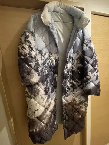 YELLO Snowy mountain puffey coat