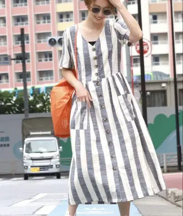 프론트 버튼 굵은 스트라이프 플레어 원피스