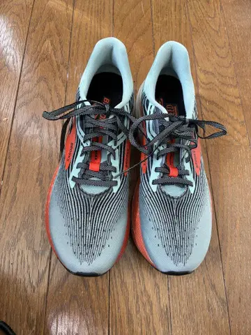 브룩스 신발 27.5cm 연한 녹색 미사용에 가까움