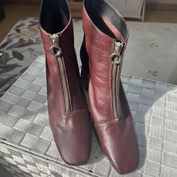 ZARA 가죽 숏부츠