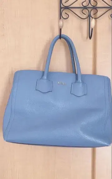 최종 가격 인하했습니다 FURLA 토트백