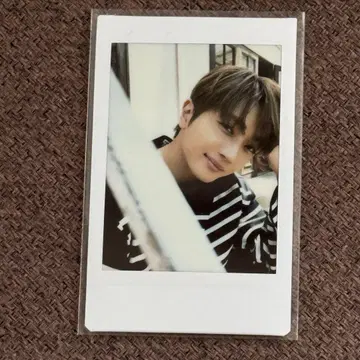 Nissy 폴라로이드 셀피 사진