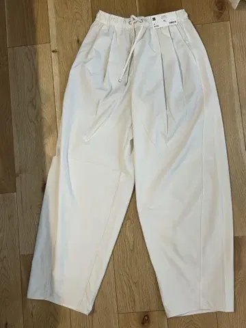 GU 배럴 레그 팬츠 XS 화이트