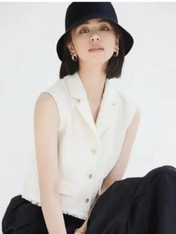 snidel 스나이델 썸머 자켓 베스트 화이트 골드 버튼 여름 트위드