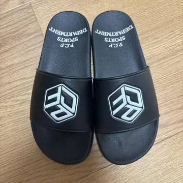 P.C.F APPAREL DEPARTMENT 샌들