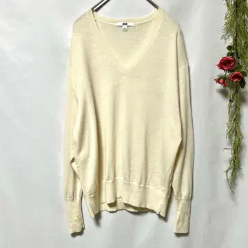 [ UNIQLO ] 엑스트라 파인 메리노 릴랙스 V넥 스웨터 (M)