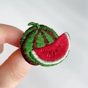 수박 손자수 브로치