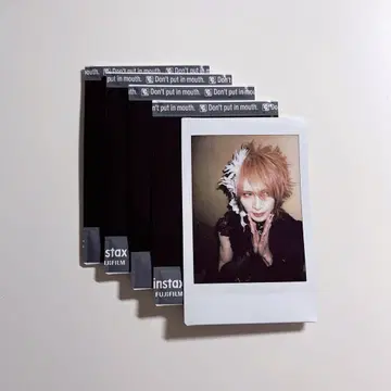 0.1g의 오산 미즈타 마리 폴라로이드