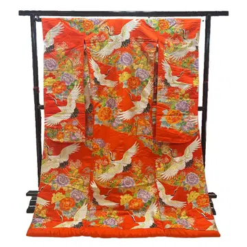 신부 이로우치카케 주홍색 모란 유채꽃 은방울꽃 학 금 자수 135