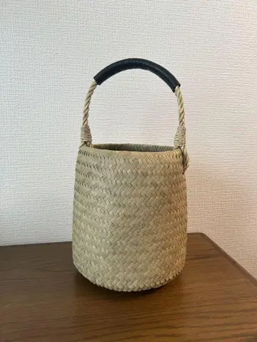 바스켓백 블랙 가죽 핸들