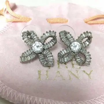 THE HANY Bijoux 크리스탈 쁘띠 뤼방 귀걸이