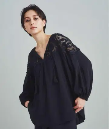 GRACE CLASS 컷워크 카프탄 풀오버