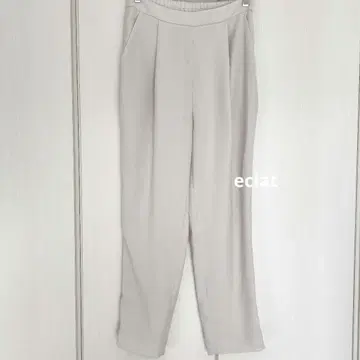 미사용 eclat 드레이프감 테이퍼드 팬츠 아이보리 슬림 레그 M