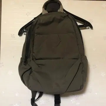 아네모네 트라이 딥 나일론 개더 백팩 카키색