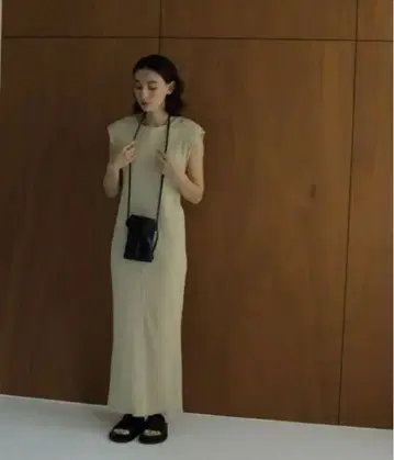 카키 슬리브리스 롱 원피스