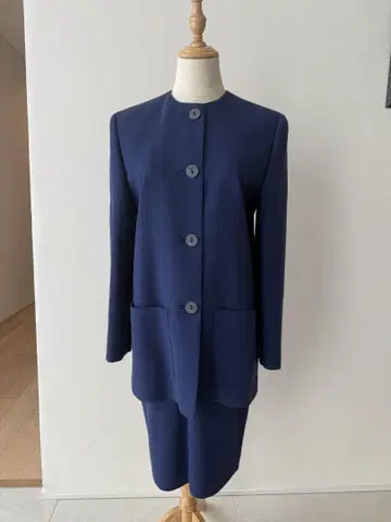 미쏘니 돈나 네이비 버튼 자켓 타이트 스커트 셋업