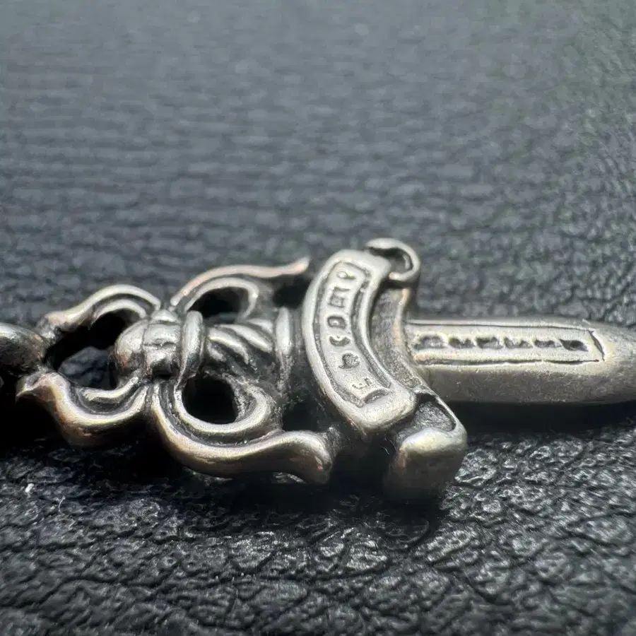 CHROME HEARTS | 크롬하츠 Chrome Hearts 5 Dagger Pendant on Bunjang