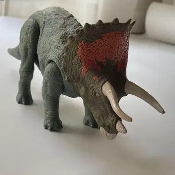 [마텔 쥬라기 월드] 트리케라톱스 약 28cm