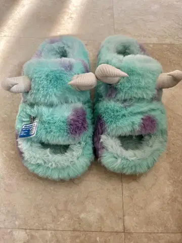 crocs 몬스터즈 잉크 설리 클래식 코지 샌들 [새상품급]
