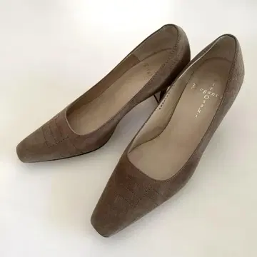 Akira Osaki Elegance 펌프스 스퀘어토 22cm