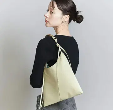 <LE VERNIS> SCULPTURE 스퀘어 원 숄더백 메탈