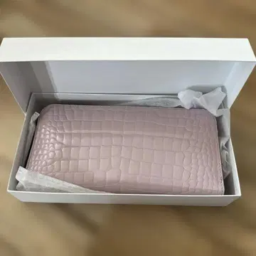 라벤더색 장지갑