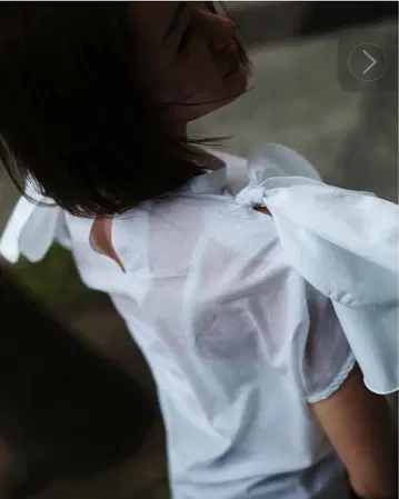 새상품급 akiki sweet pea blouse white