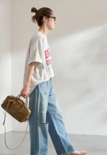 프레임워크 FRAMeWORK 오버 TEE 그레이 칼리지 로고