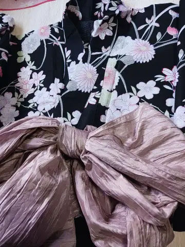 블랙 베이스에 핑크 꽃무늬 유카타 단품 고급