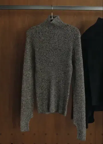 Slit Turtle Knit/anuke
