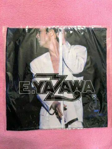 야자와 에이요시 손수건 타월 로고 화이트 수트
