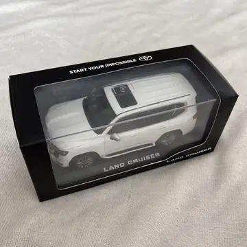 랜드크루저 300 1/30 컬러 샘플 미니카