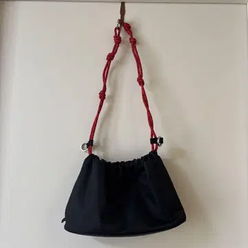 블랙 나일론 숄더백