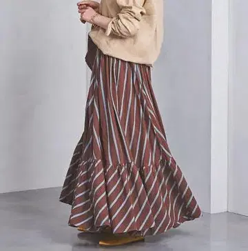 UNITED ARROWS UWCS 스트라이프 티어드 맥시 스커트