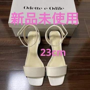 미사용 새상품 오데뜨 앤 오딜 블록 힐 샌들 화이트