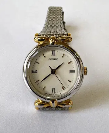 작동 SEIKO 쿼츠 손목시계 실버 골드 2P21-5120