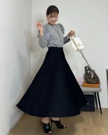 이데알루체 마가렛 스커트 블랙