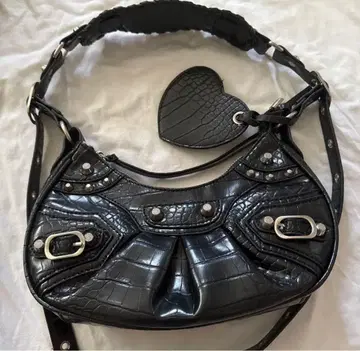 숄더백 블랙 크로커다일풍 토트백 y2k zara h&m