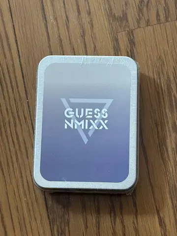 GUESS NMIXX 트레이딩 카드 미개봉