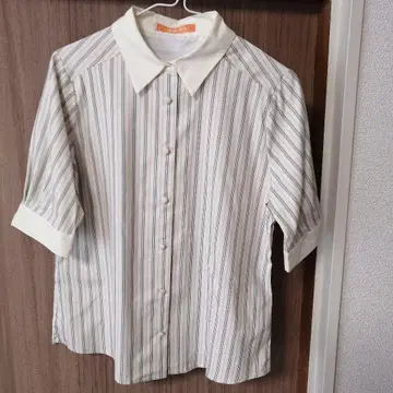 새상품급 fint 스트라이프 반팔 셔츠