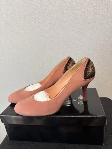 [1회 착용 새상품급] 비즈 장식 핑크 하이힐 24cm